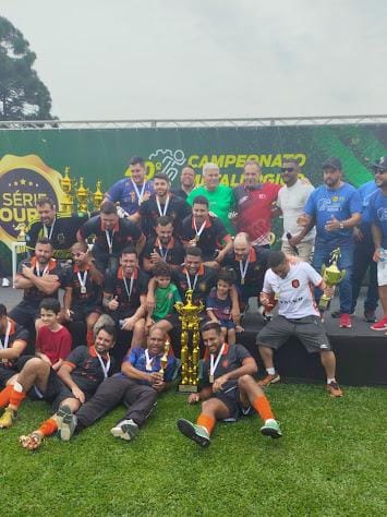 O time da Volvo Holanda comemora o título da Série Prata